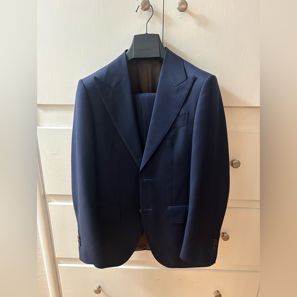 Suitsupply Navy Blue Peak Lapel La Spalla Suit Size 32